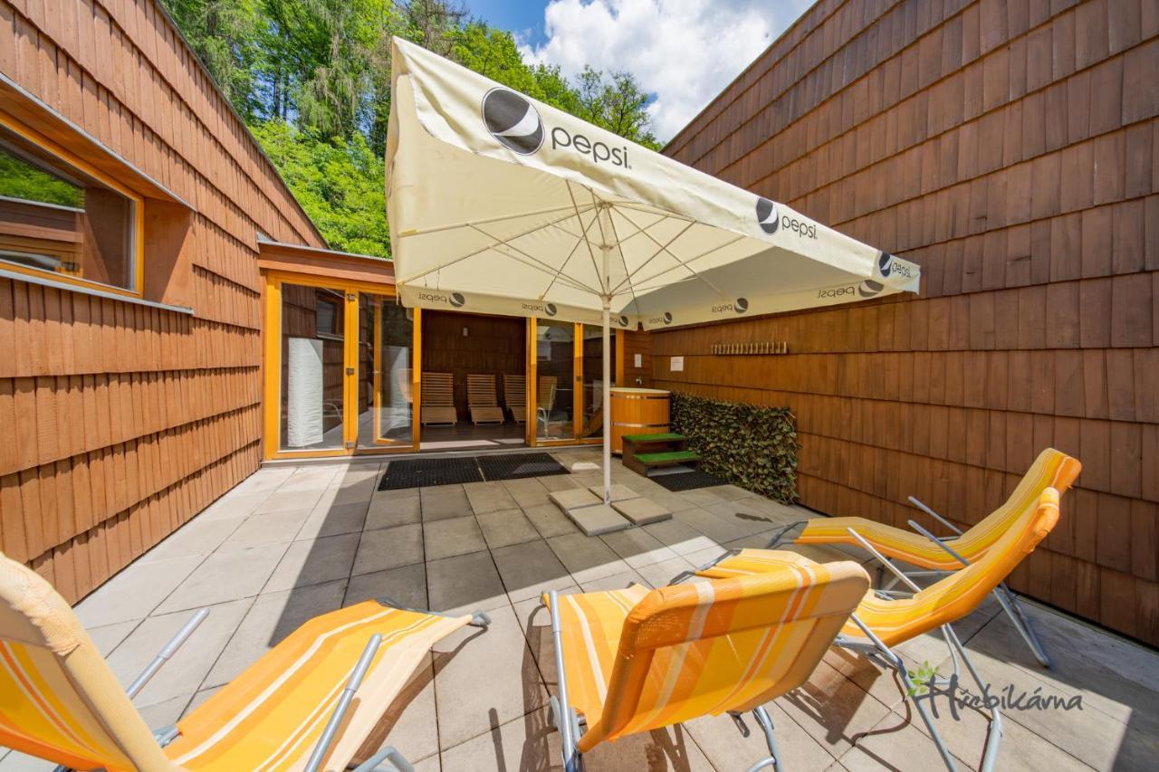 Restaurace A Pension Hrebikarna Chomutov Bagian luar foto