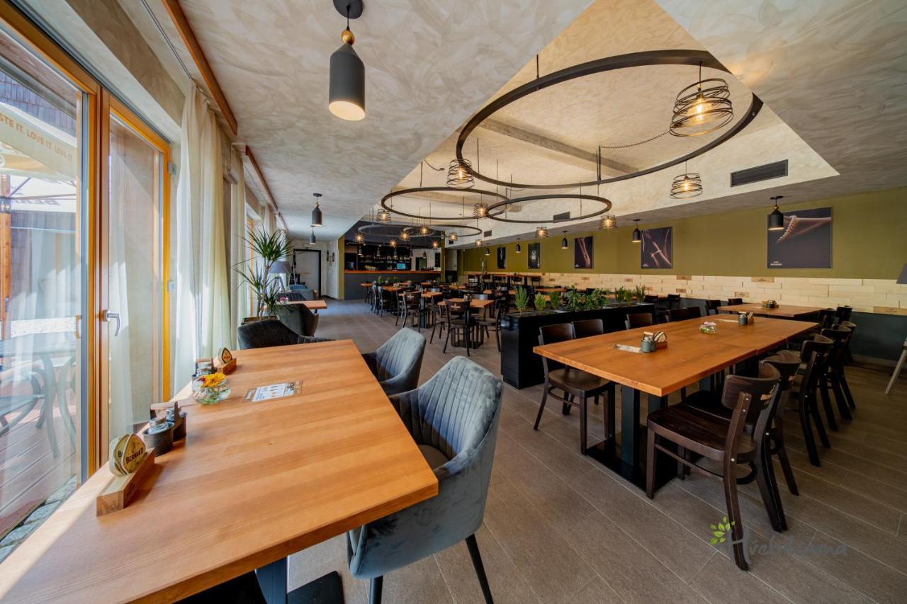 Restaurace A Pension Hrebikarna Chomutov Bagian luar foto